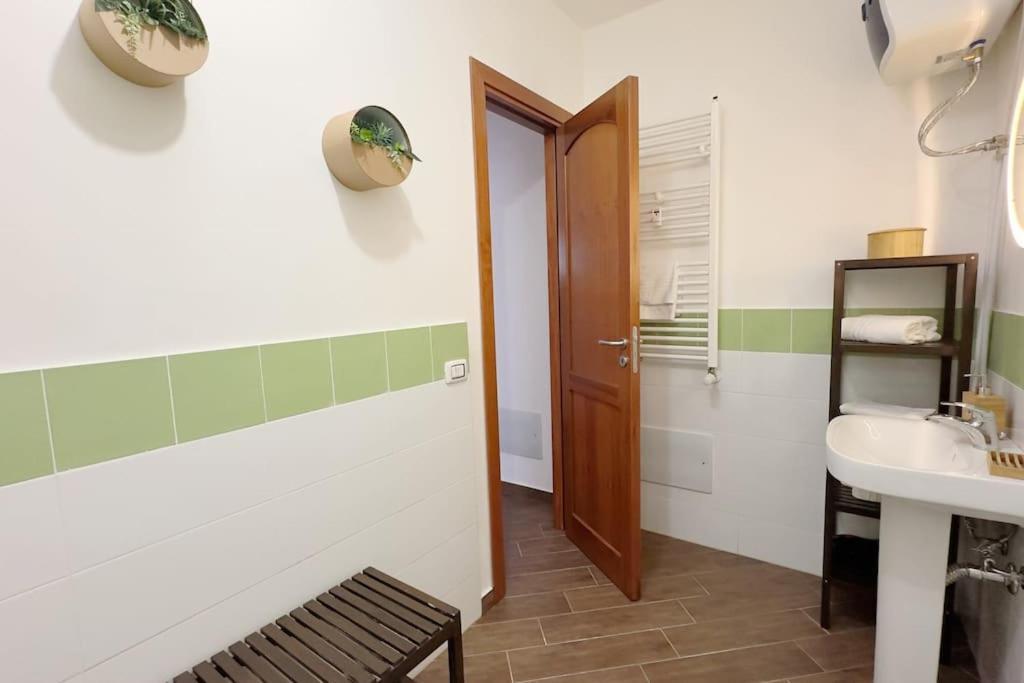 Molo Five Apartment ปาแลร์โม ภายนอก รูปภาพ