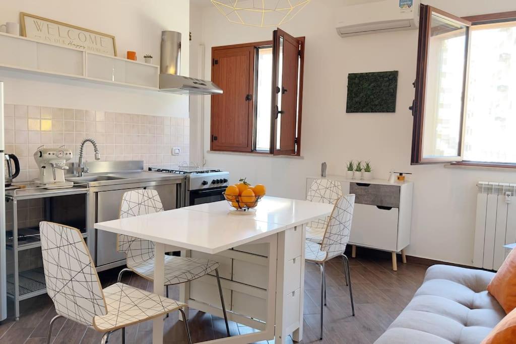 Molo Five Apartment ปาแลร์โม ภายนอก รูปภาพ